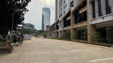 Elevee Promenade 2 lantai hadap jalan raya siap pakai