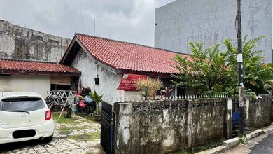 Rumah Mewah di Kawasan Pesanggrahan, Jakarta Selatan, LB 300m², Harga 6,9 Miliar