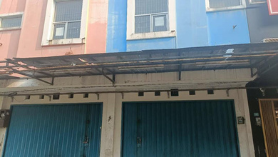 Ruko siap pakai 2 gandeng 2 lantai hadap jalan raya Palem Semi