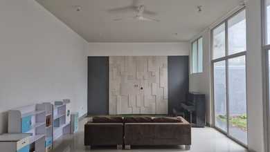 Jual Rumah Bagus Luas 300 m2 di BSD Delatinos, Tangerang