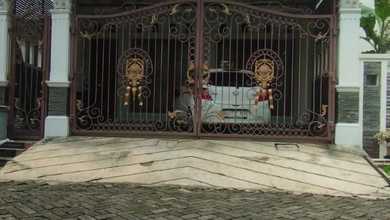 Kesempatan Langka, rumah Mewah di Karawaci, Tangerang, LB 350m²