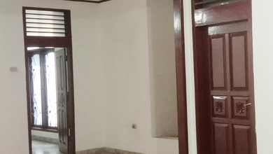 Rumah Mewah di Rawamangun, Jakarta Timur, 5 Kamar Tidur, LT 180m²