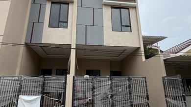Rumah Dijual di Duri Kepa, Jakarta Barat, LB 90m², Harga Terbaik!