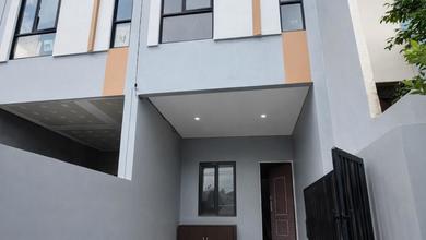 Jual Rumah Strategis di Duri Kepa, Jakarta Barat - LT 52m²