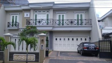 Rumah Elegan di Pulomas, Jakarta Timur, 4 Kamar Tidur, LT 420m²