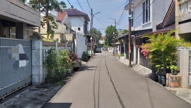 Penawaran Eksklusif, rumah Mewah di Rawamangun, Jakarta Timur, LB 170m²