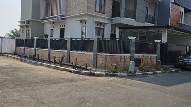 Dijual rumah Premium di Metland Menteng, Jakarta Timur - LT 258m²
