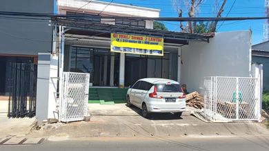 Ruko 2 lantai,siap pakai,sudah renovasi,cocok untuk usaha,kantor,lokasi strategis dan ramai di Jatibening,pondok gede,Bekasi 