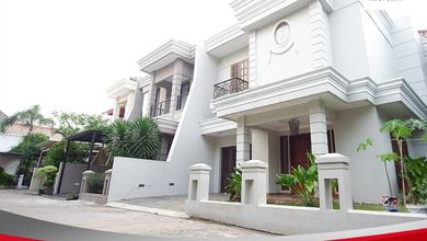Rumah Mewah di Lebak Bulus, Jakarta Selatan, 3 Kamar Tidur, LT 362m²