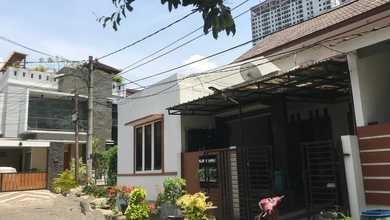 Dijual Rumah Nyaman di Galaxy, Bekasi - LT 192m²