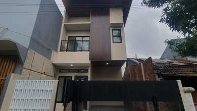 Kesempatan Rumah di Golden City, Bekasi, LB 120m², Harga 935 Juta
