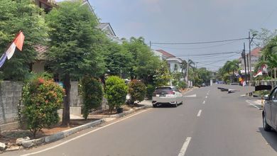 Rumah Mewah di Kawasan Pulomas, Jakarta Timur, LB 225m², Harga 4,1 Miliar