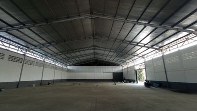 DISEWAKAN GUDANG  : Sentul City 

Lokasi : Jl.Raya Babakan Madang Sentul Bogor. 

Dalam kawasan Pergudangan,Rapi,nyaman dan Asri 

#SPECK BANGUNAN Available :
*Luas Bangunan -+ 1.200 M2