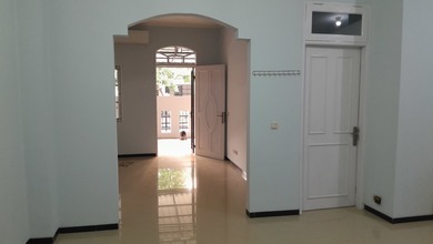 Rumah Sewa Nyaman Lokasi BSD Nusaloka, Tangerang, LB 70m²