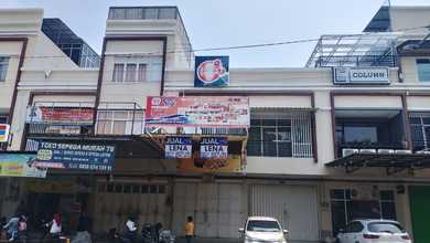 2 Unit Ruko Bersebelahan,.bisa Jadi Ruko Gandeng