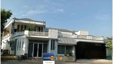 Kesempatan Rumah di Cibubur, Bogor, LB 300m², Harga 2 Miliar