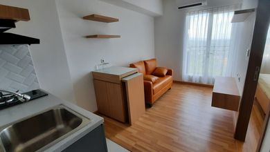 Jual Unit Apartemen Siap Ditempati 2BR Furnished Good Condition