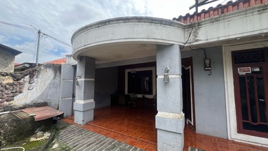 Kesempatan Eksklusif, rumah Prestisius di Karang Tengah, Tangerang, LB 300m²