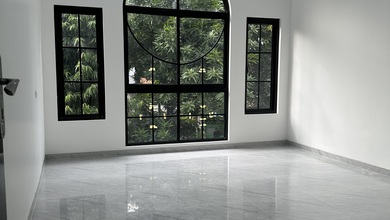 For Sale rumah Mewah di Tanjung Duren, Jakarta Barat - LT 67m²