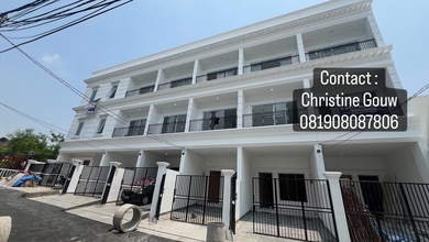 Kesempatan Langka, rumah Prestisius di Tanjung Duren Selatan, Jakarta Barat, LB 290m²