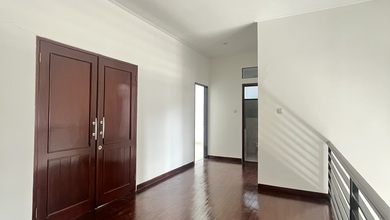 Rumah Mewah di Kawasan Kebayoran Baru, Jakarta Selatan, LB 300m², Harga 12,5 Miliar