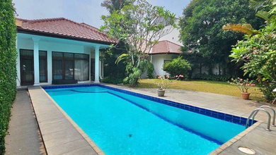 Rumah Sewaan Area Pejaten, Jakarta Selatan, LB 700m², 5 KT
