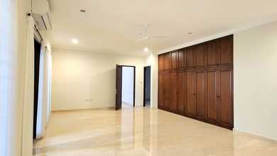Penawaran Langka, rumah Prestisius di Pejaten, Jakarta Selatan, LB 550m²