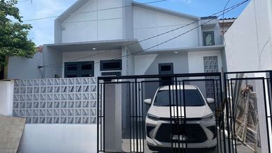 Rumah Siap Huni di Area Harapan Indah, Bekasi, LT 94m²