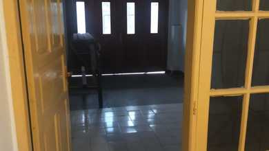 Dijual Rumah Strategis di Galaxy, Bekasi - LT 144m²