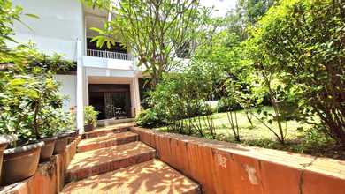 Hunian Elegan di Pondok Kelapa, Jakarta Timur, 6 KT, LT 995m²