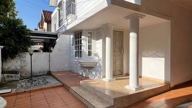 Rumah Elegan di Kemang Pratama, Bekasi, 5 KT, LT 162m²