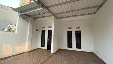 Dikontrakkan Rumah Murah di Harapan Indah, Bekasi, LT 270m²
