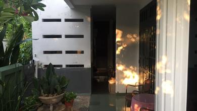 Rumah Mewah di Pulomas, Jakarta Timur, 4 Kamar Tidur, LT 190m²