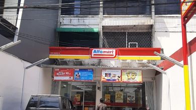 Dijual ruko gandeng tersewa oleh Alfa mart dwiwarna raya mangga besar