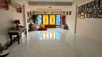 Rumah Elegan di Jelambar, Jakarta Barat, 5 Kamar Tidur, LT 80m²