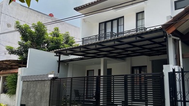 Rumah Area Luxury Sektor 5 - Bintaro, Tangerang Selatan - Harga Terbaik 4,5 Miliar