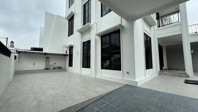 Rumah Mewah di Muara Karang, Jakarta Utara, 4 KT, LT 300m²