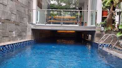 Kesempatan Eksklusif, rumah Mewah di Permata Buana, Jakarta Barat, LB 500m²