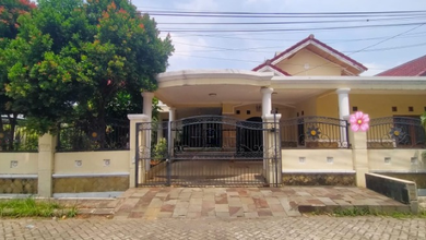 Rumah Eksklusif Semi Furnished Daerah Strategis di Pejuang