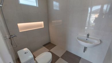 Hunian Elite di Kawasan BSD Delatinos, Tangerang, LB 220m², Harga 3,65 Miliar