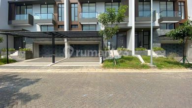 Rumah Sewa Nyaman Lokasi Pantai Indah Kapuk 2, Jakarta Utara, LB 400m²