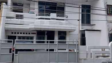 Rumah Area Premium Green garden, Jakarta Barat - Harga Menarik 5 Miliar