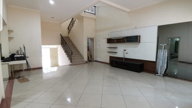 Disewakan Rumah Terjangkau di Penjaringan, Jakarta Utara, LT 230m²