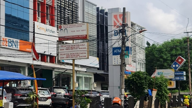Ruko Gandeng Di Kemanggisan Jalan Raya Rapih & Terawat ( Cocok Untuk Kantor, Minimarket, Cafe, Kost, Dll ) Siap Pakai