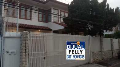 Rumah Mewah di Kawasan Kemanggisan, Jakarta Barat, LB 500m², Harga 9,5 Miliar