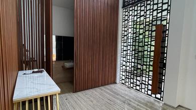 Disewakan Cepat Rumah Bagus dengan Lahan Luas 395 m2 Daerah Pantai Indah Kapuk