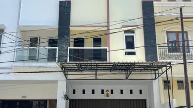 Dijual atau disewakan Ruko Muara Karang blok 4 Belakang sun merry