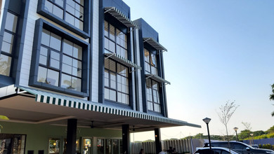 Disewakan Ruko Strategis Maison De Wisteria 3Lt Metland Cakung