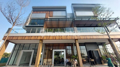 Ruko Crystal Boulevard Summarecon Bekasi Depan Mall Landmark