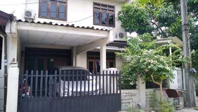 Rumah Dijual di Bekasi Kota, Bekasi, LB 160m², Harga Kompetitif!